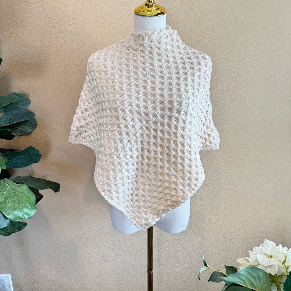 NWT BLARNEY Woollen Mills Kids Aran Wool Poncho (5-6 Yrs) Cream Chunky Knit